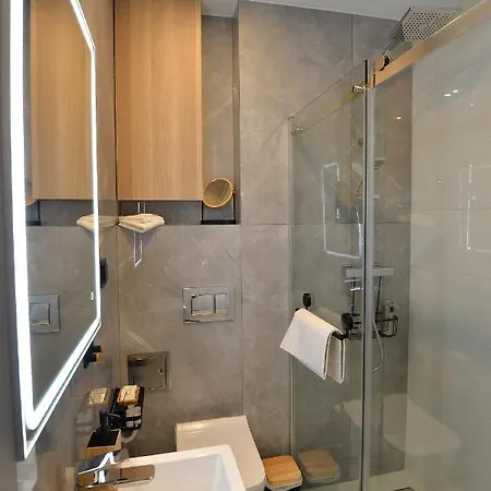 Grey 5 - Goerlitz Apartment